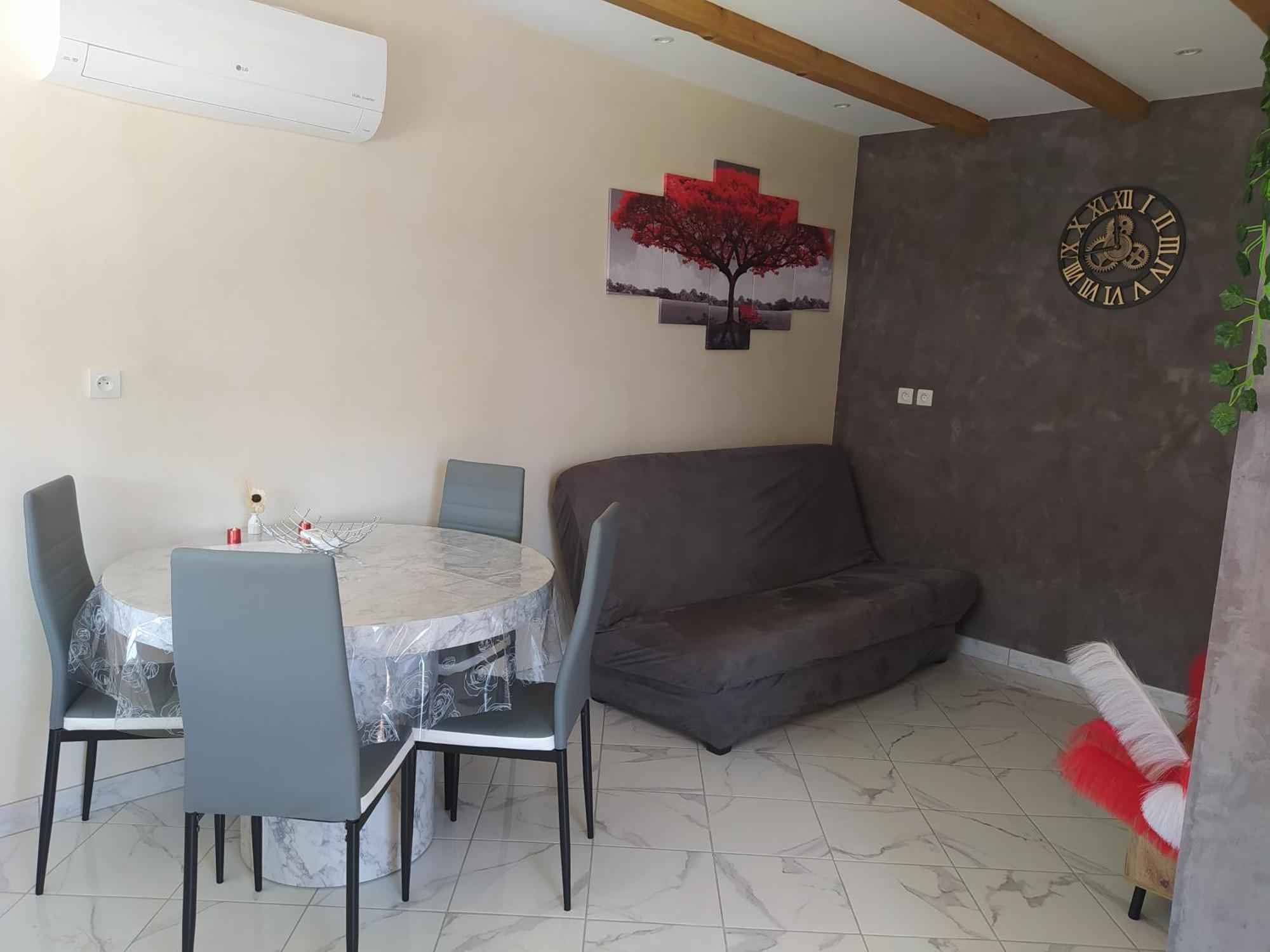 Studio Cosy Avec Terrasse Et Jacuzzi A Disposition De Mai A Aout Rians  Esterno foto